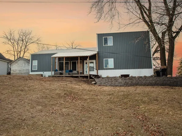 203 Wright St, Parkersburg, IA 50665