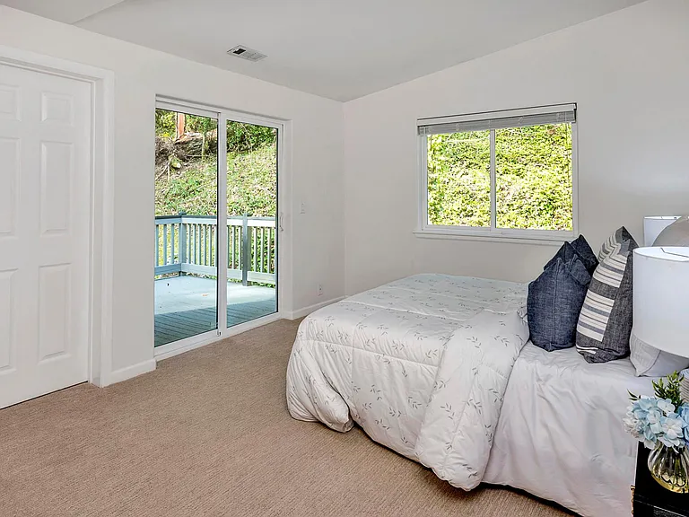 535 SW Ellerwood St #B — Photo 34