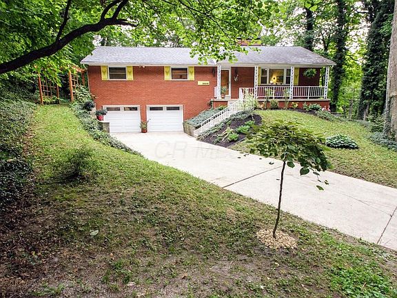 3rd image of 301 Greenwood Dr