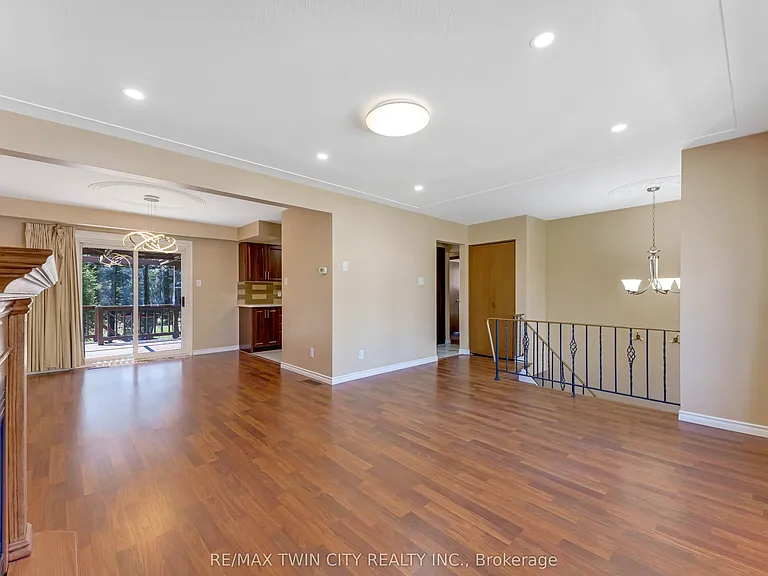 402 Lakeview Dr — Photo 4