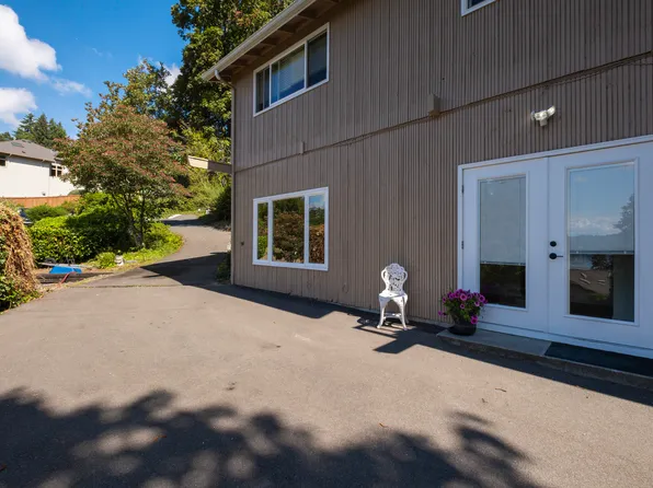 7329 NE 120th St, Kirkland, WA 98034