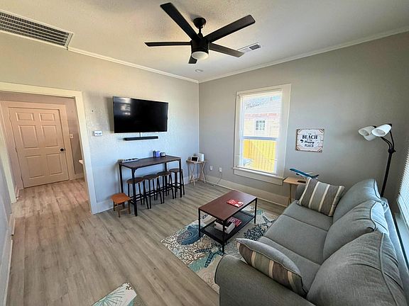 3rd image of 2219 45th St