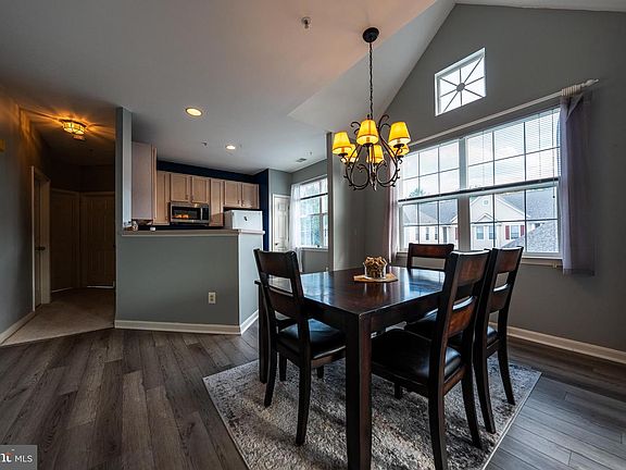 5th image of 5000 Hollington Dr Unit 301