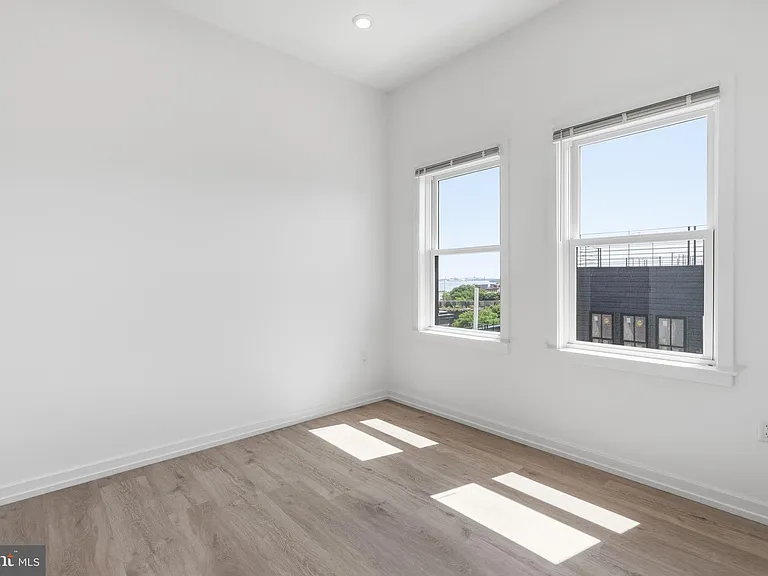 209 New St #6B — Photo 10
