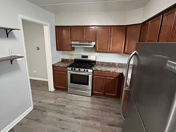 2nd image of 170 E Lake St #107