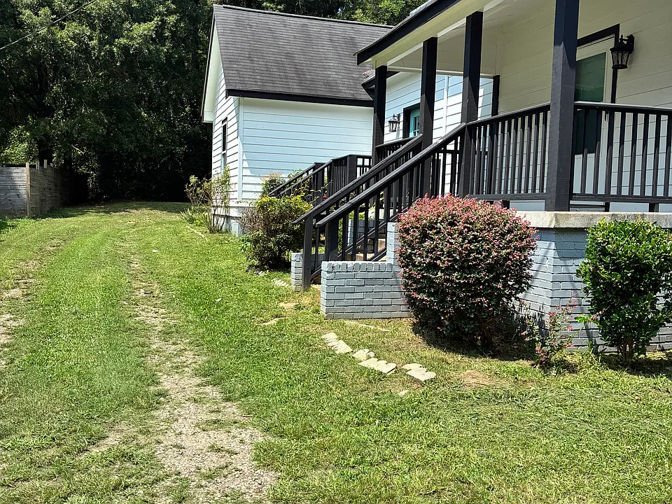 804 Radford St