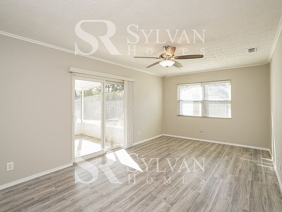 4th image of 1060 Grove Park Dr S