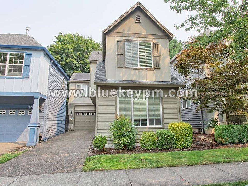 1st image of 985 SE Tamango St