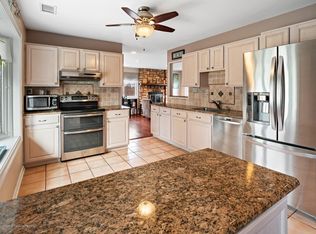 2 Hillcrest Rd, Manalapan, NJ 07726