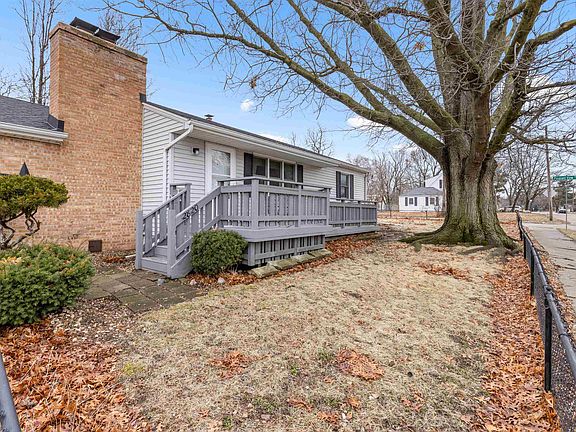 3rd image of 2820 Buckingham Dr