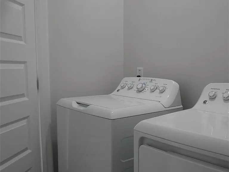 1004 Sugar Garden Ave #2 — Photo 7