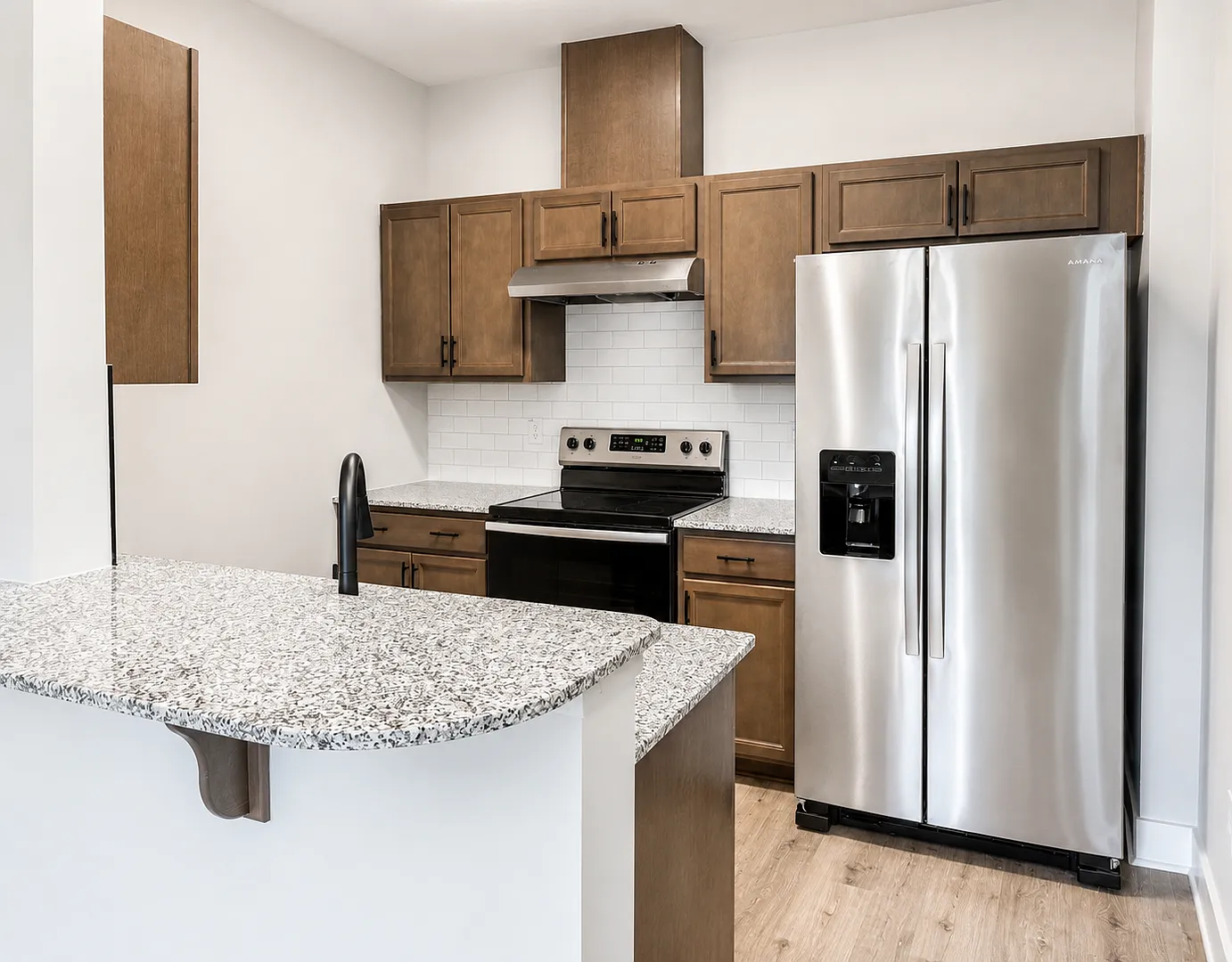 651 N O'Neil Street — Photo 1
