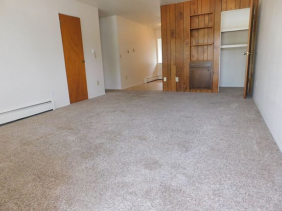 3rd image of 2857 Elm Cir APT 27
