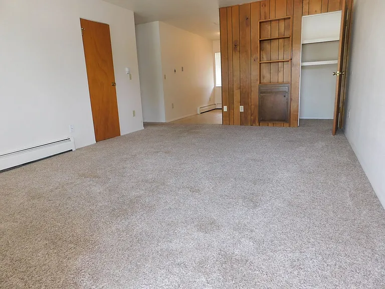 2857 Elm Cir — Photo 3