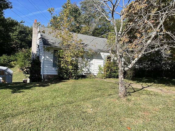 3rd image of 920 Banks Rd