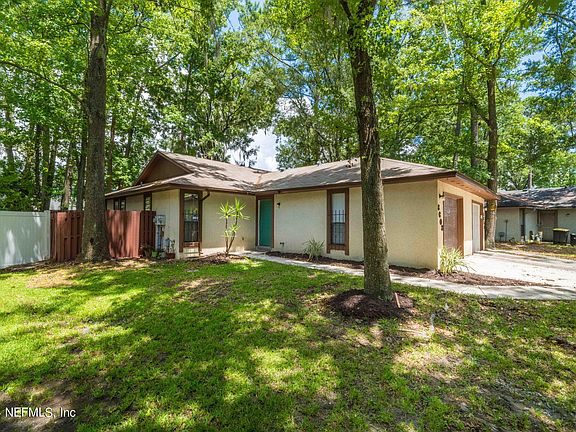 2nd image of 8609 KNIGHTSBRIDGE Circle