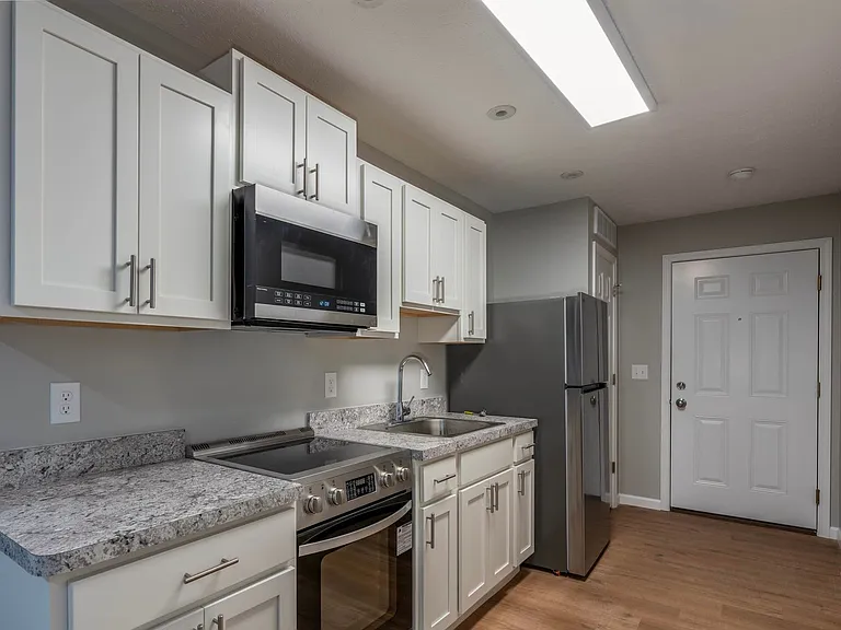 University Commons Apartments — Photo 6