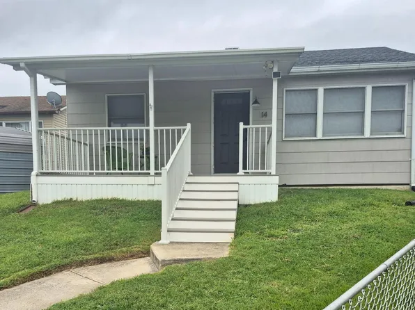 14 Gyro Dr, Middle River, MD 21220