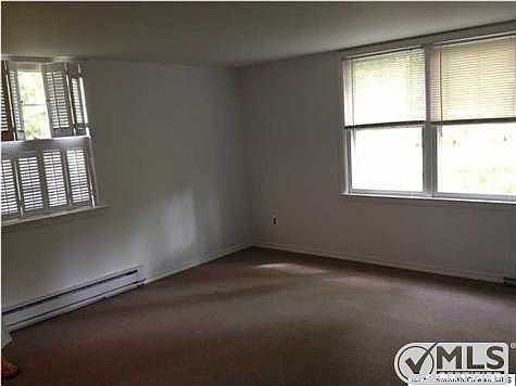 3rd image of 222 Wilson Ave