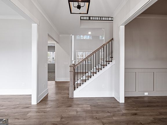 2nd image of 3390 Hillshire Dr