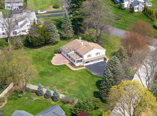 132 Hillside Rd, Wayne, PA 19087