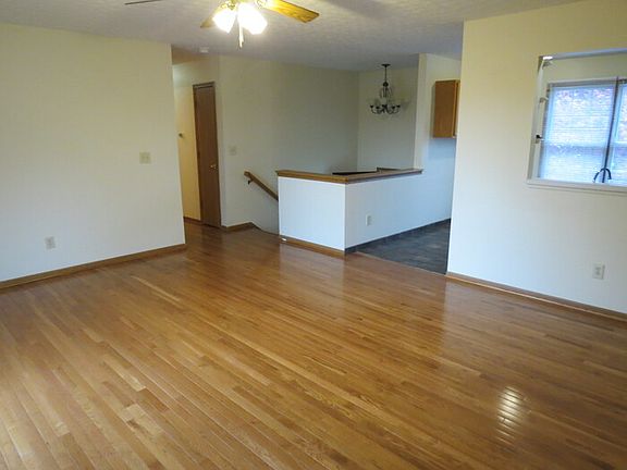 3rd image of 2228 Maribeth Pl