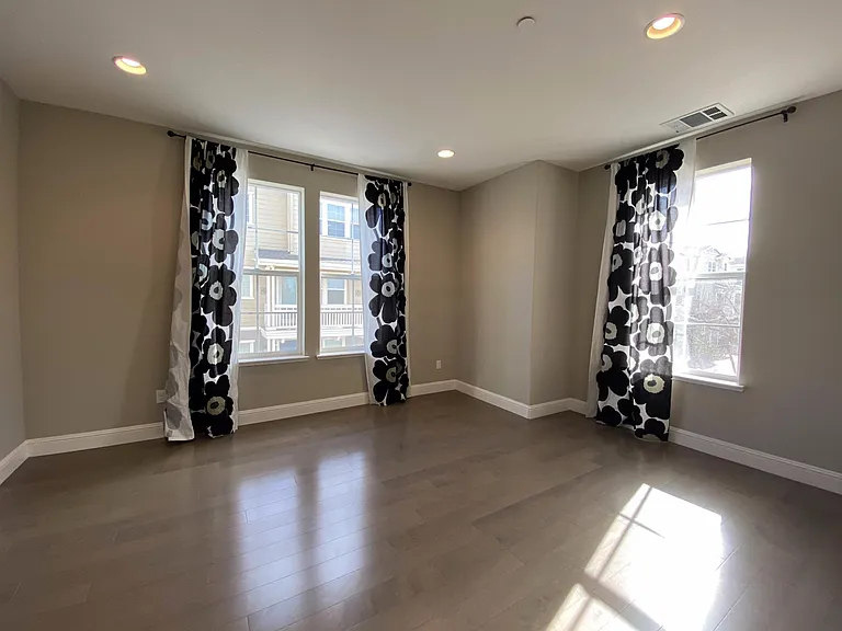 642 Bair Island Rd #1017 — Photo 4