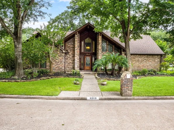 6919 Fawncliff Dr, Houston, TX 77069