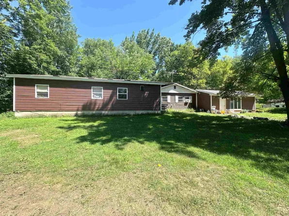W2668 Sequin Rd, Marinette, WI 54143