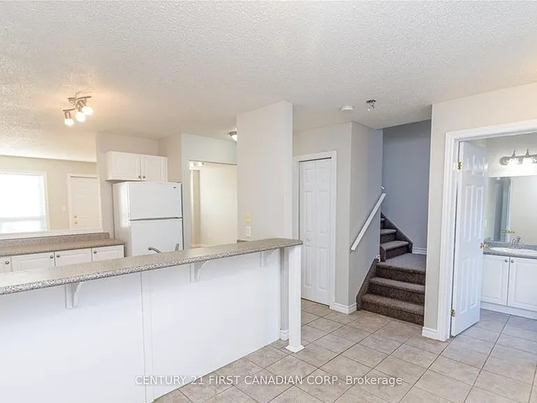 600 Sarnia Rd #47 — Photo 5