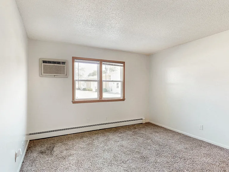 Plaza Manor — Photo 36