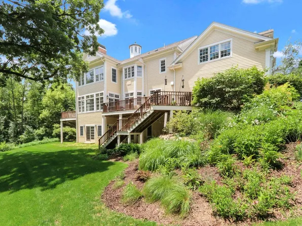 3293 Via Cassio St, Lake Geneva, WI 53147