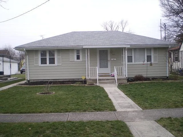 221 Johnson St photo 1