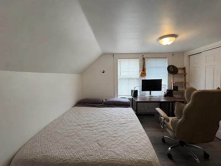 40 Seafoam Ave #2 — Photo 4