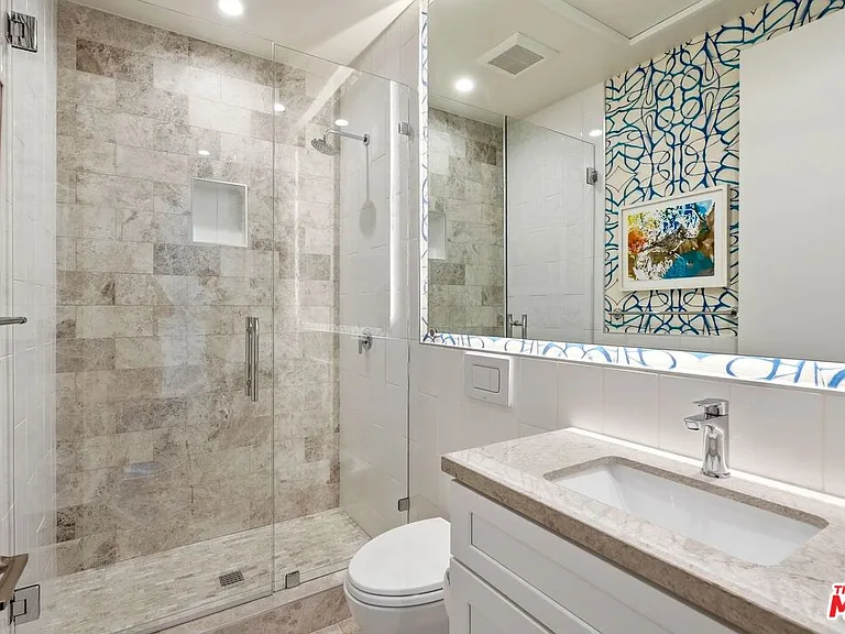 1041 N Spaulding Ave #203 — Photo 24