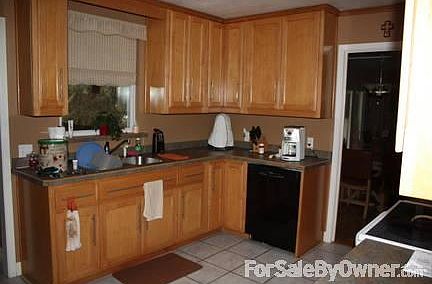 3rd image of 125 Secluded Oaks Ln W