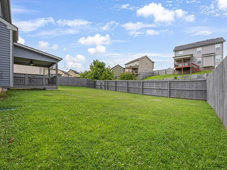 843 Crestone Ln — Photo 34