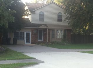 266 E Tienken Rd, Rochester Hills, MI 48306