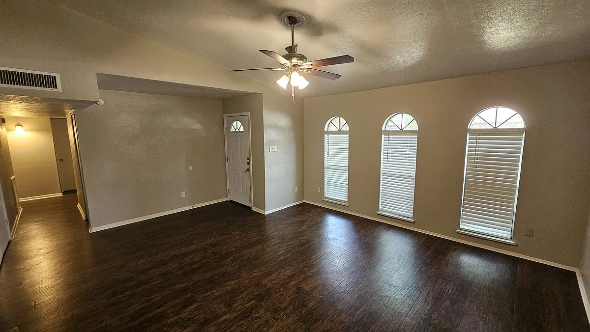 Building Photo - 22903 Millgate Dr