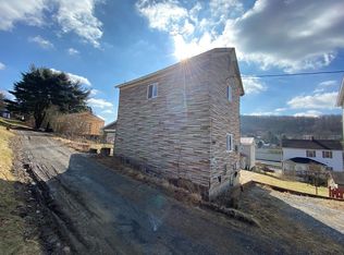 618 School Ave, Northern Cambria, PA 15714