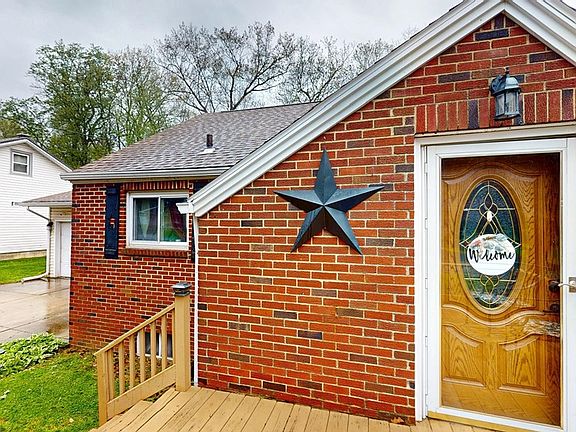 2nd image of 70 Ridgewood Blvd
