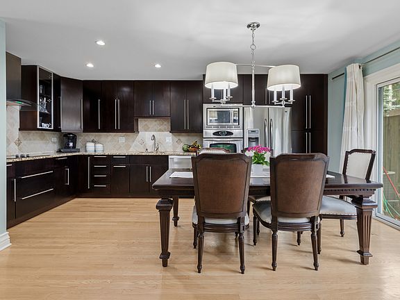 2nd image of 1835 Tanglewood Dr Unit G