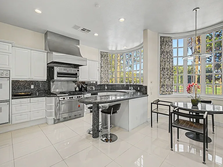 1105 Broadmoor Ave — Photo 17