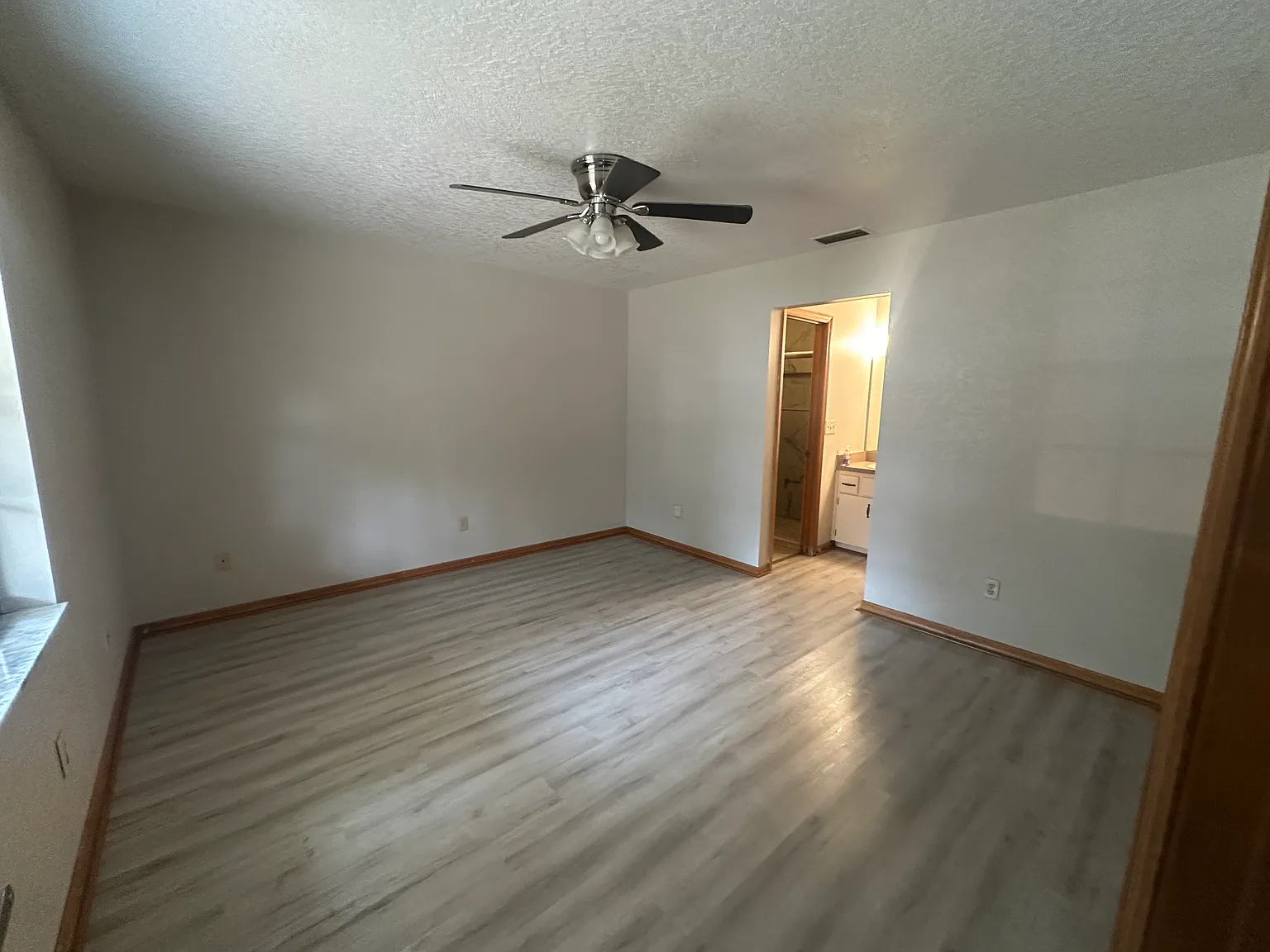 3 bed, 1796 sqft, $1,800 — Photo 2