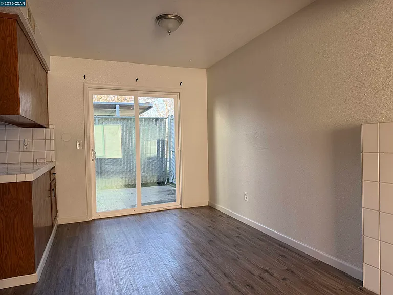 1648 W North Bear Creek Dr — Photo 8