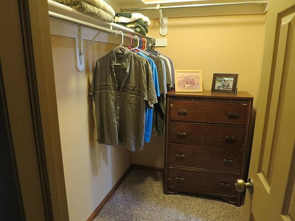 Walk in closet