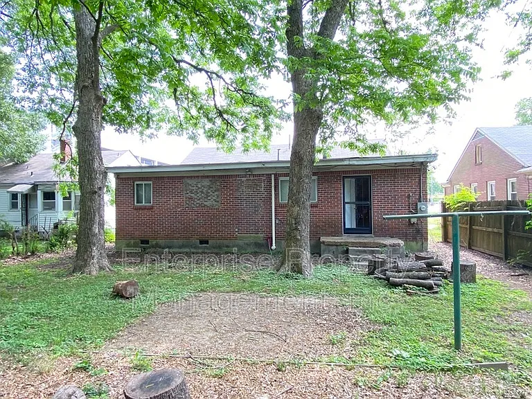 605 Houston St — Photo 38