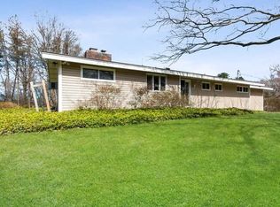 19 Croft Rd, Poughkeepsie, NY 12603