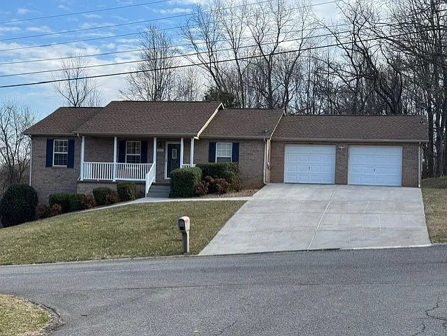 4535 Brockland Dr — Photo 1