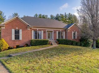 1013 Barbizon Dr, Goshen, KY 40026